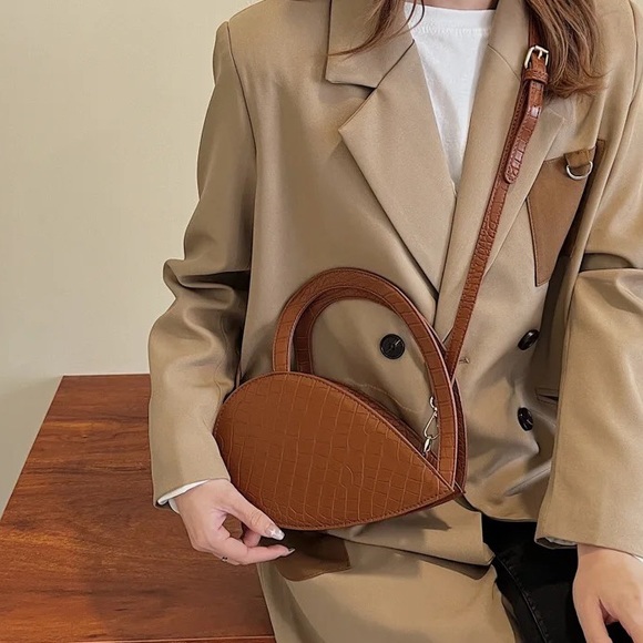 Brown Heart Purse - Picture 5 of 5